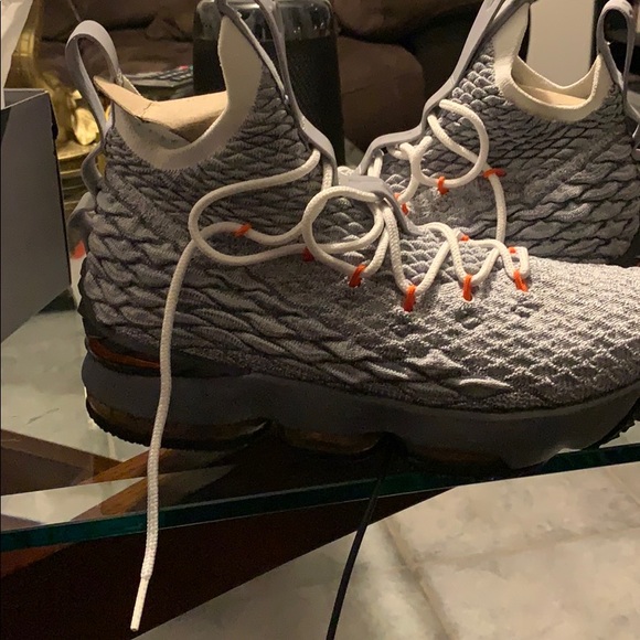 Men’s size 6.5 labron - Picture 4 of 5